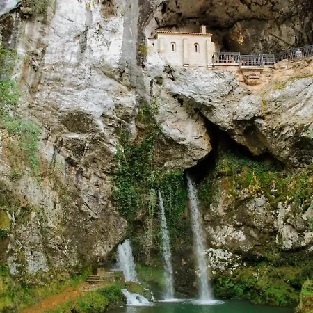 La Del Cuetu アパート リャネス